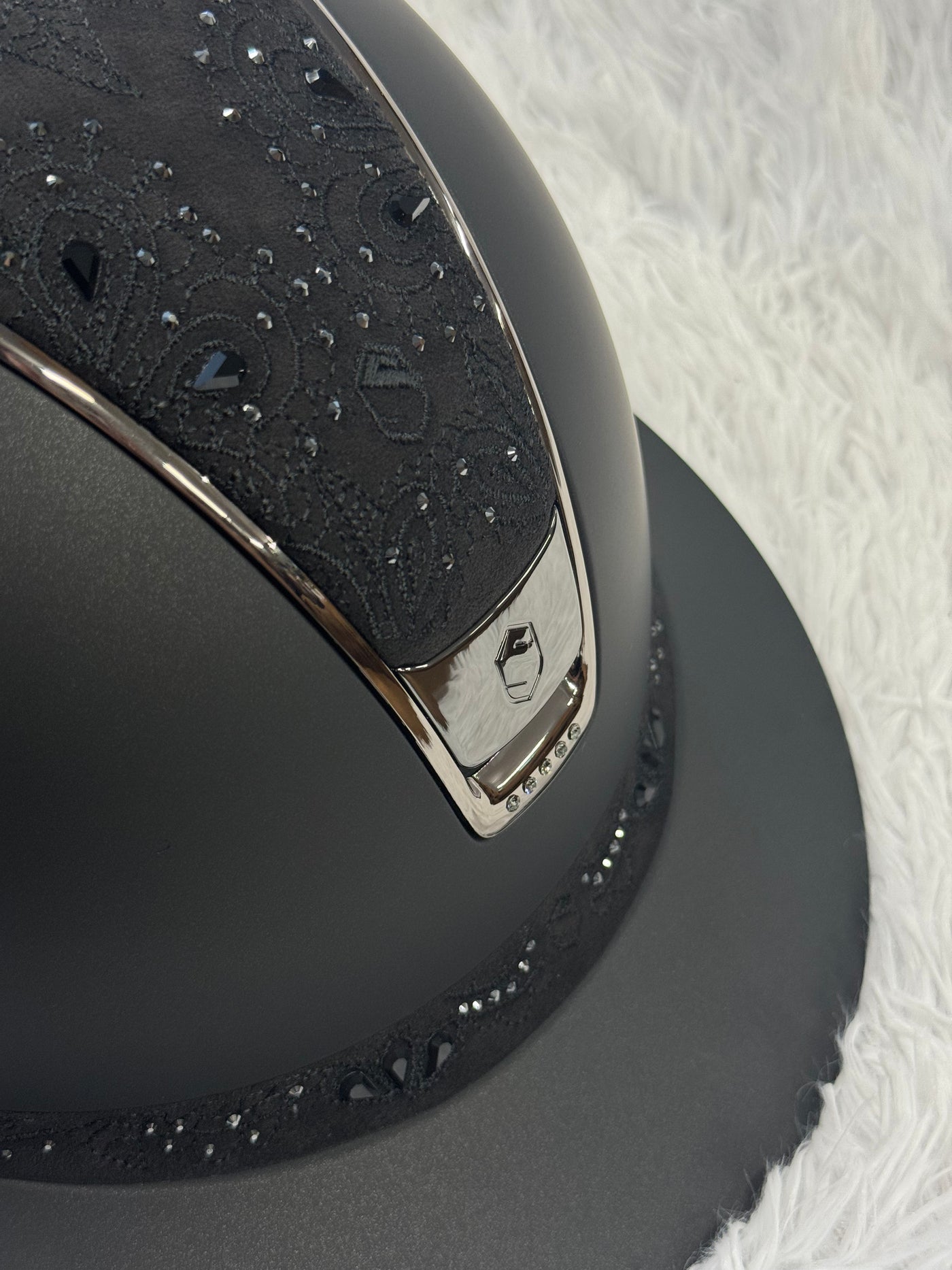 Samshield Miss 2.0 Shadowmatt with Crystal Bloom Top & Frontal Band & 5 Black Swarovskis - Black